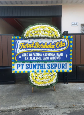 Papan Bunga Duka di Maje