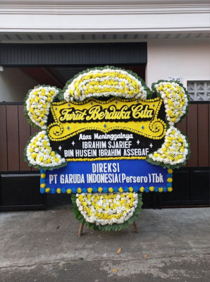Papan Bunga Duka di Maje